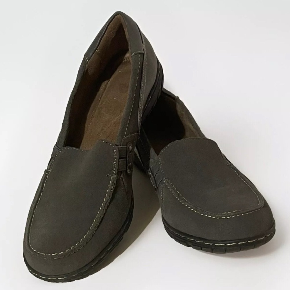 Natural Soul by Naturalizer Gray Flats Slip On Suede Size 8